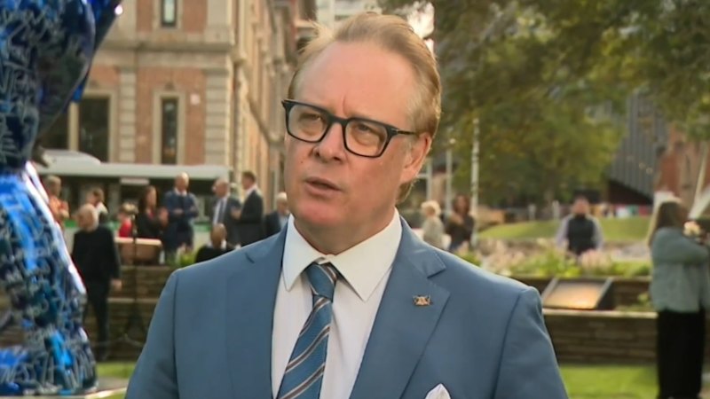 Voters re-elect Perth mayor