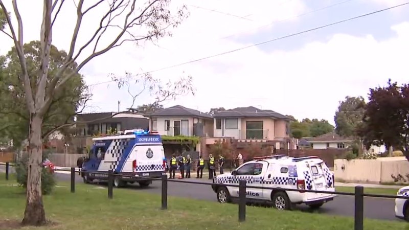 Man’s body discovered in Melbourne unit