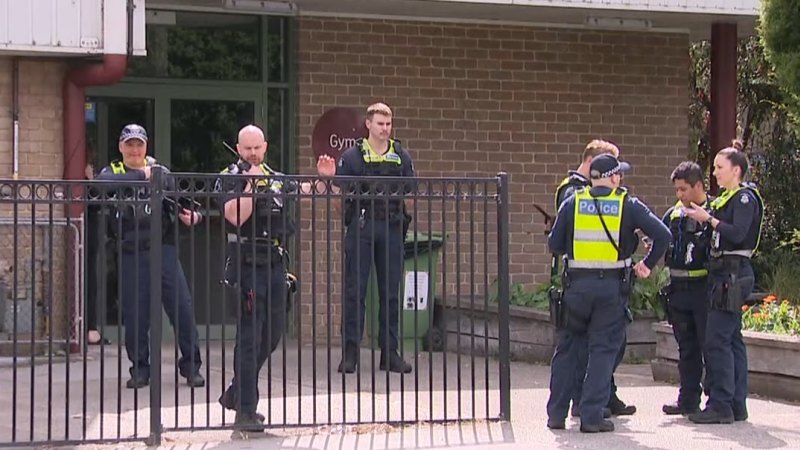 Police surround Melbourne school as students forced into lockdown