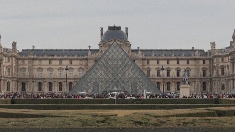 Four more people arrested over Louvre heist