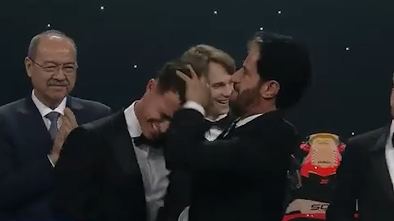 FIA president messes up Norris's hair during trophy moment