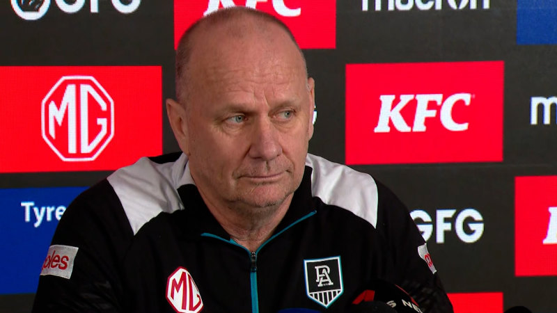 Hinkley insists he will remain Port coach