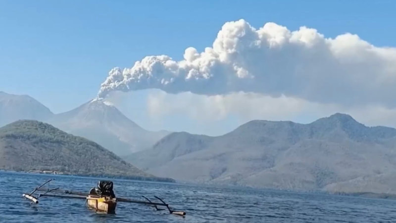 Thousands of travellers grounded amid volcanic eruptions in Bali