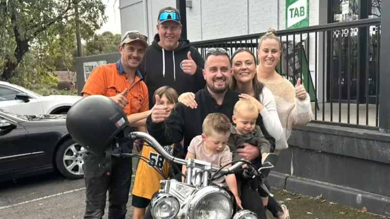 Family reunites with late dads beloved motorbike