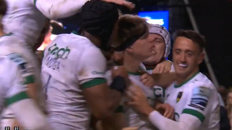 Lions bolter scores outrageous try