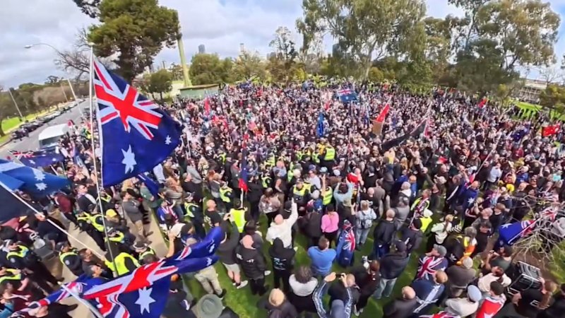 Protesters clash at anti-immigration march