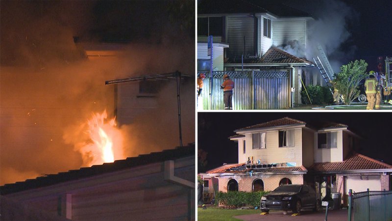 People escape major Sydney house fire