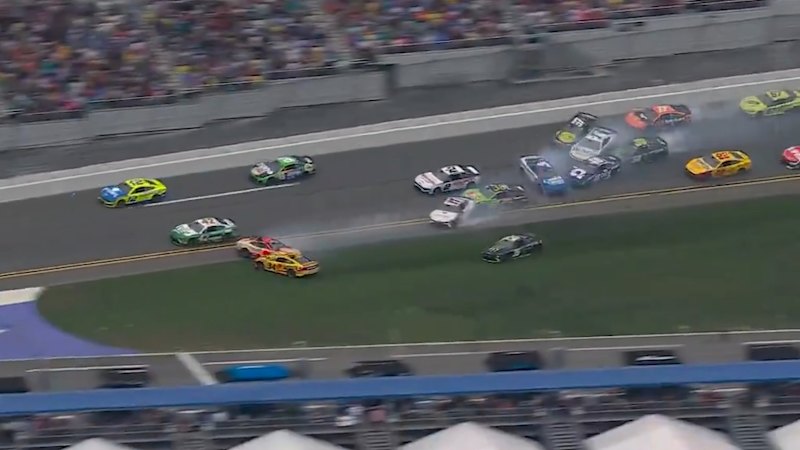 SVG spins in huge Daytona 500 wreck