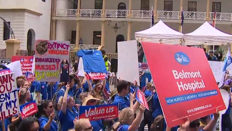 City brought to standstill as thousands of nurses strike for better pay