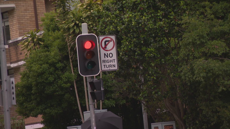 Professor develops new traffic light technology