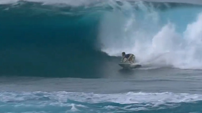 Aussie Jack Robinson carving up in Hawaii