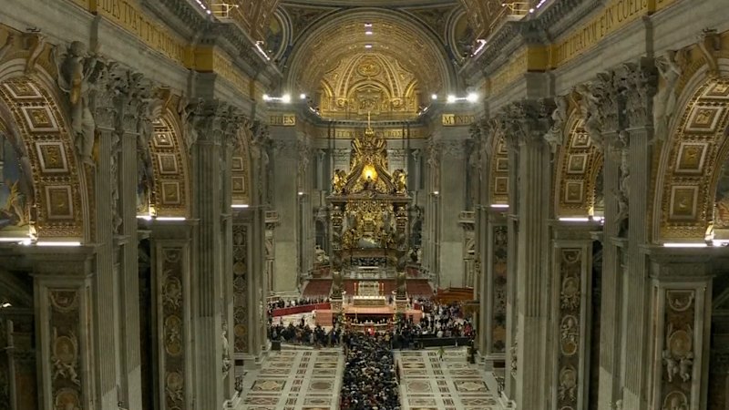 Tens of thousands of faithful see Pope Francis lying in state