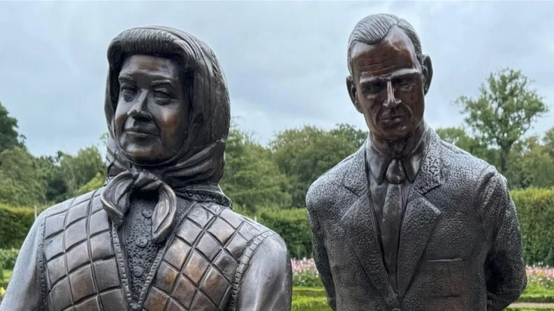 New statue of Queen Elizabeth II raises eyebrows