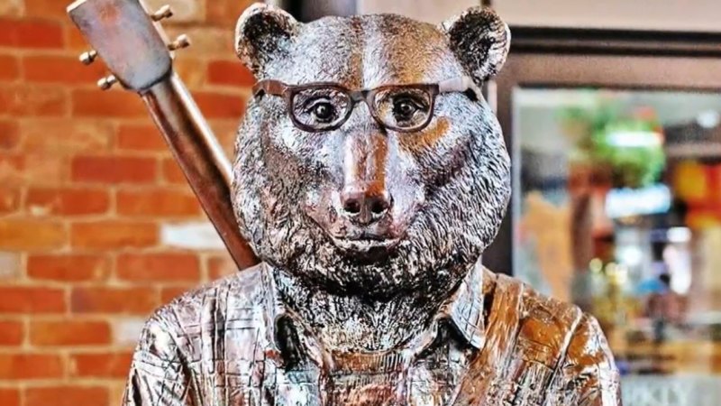 Bear statue worth $60k stolen from Melbourne shopping centre with crane