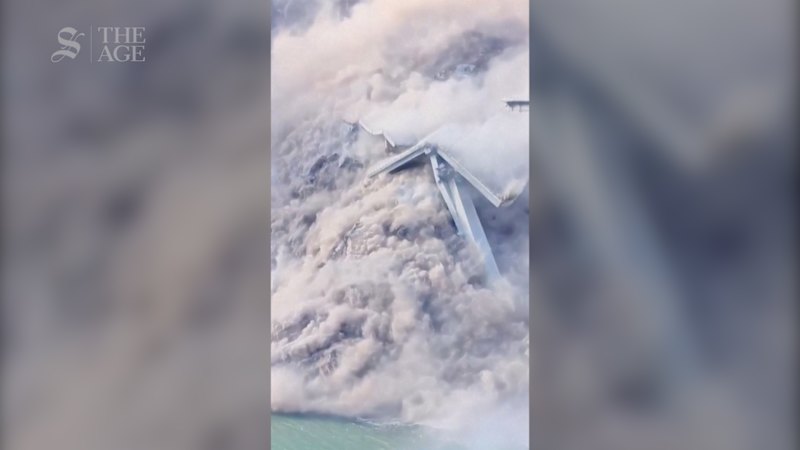 Moment newly opened bridge collapses in China