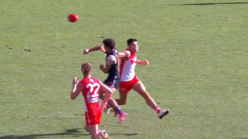 Swan rocks Giant with high shot