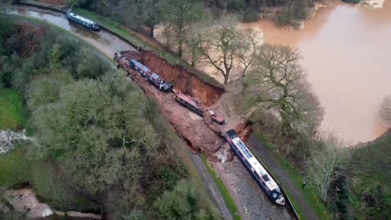 House boats swallowed in canal collapse