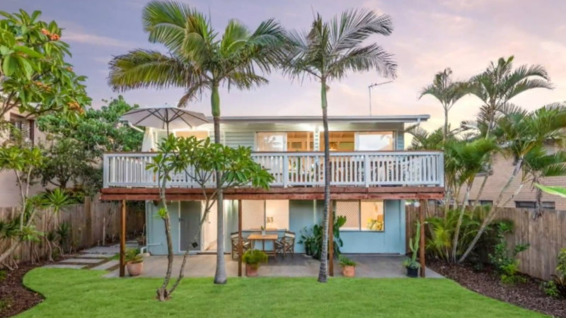 Beach shack with ties to old surf club set to fetch millions