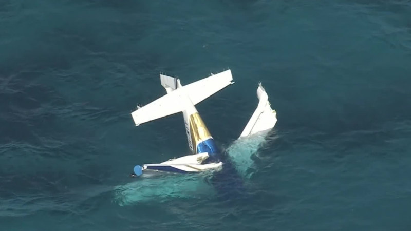 Sea plane plunges into waters off WA