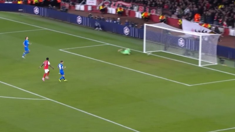 Eze hammers Arsenal in front