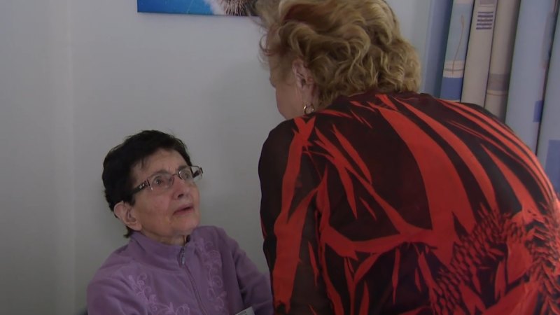 Sisters meet for the first time after 80 years apart