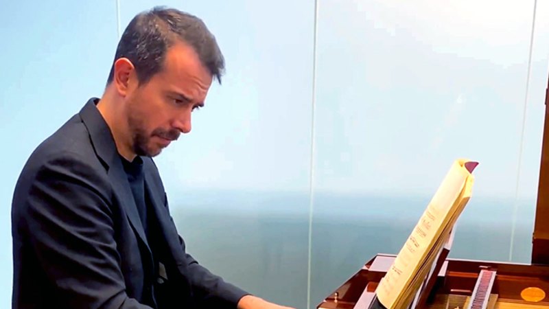 Francesco Corti plays replica Mozart pianoforte