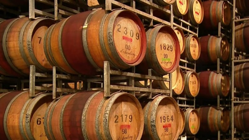 China lifts tariffs on Australian wines