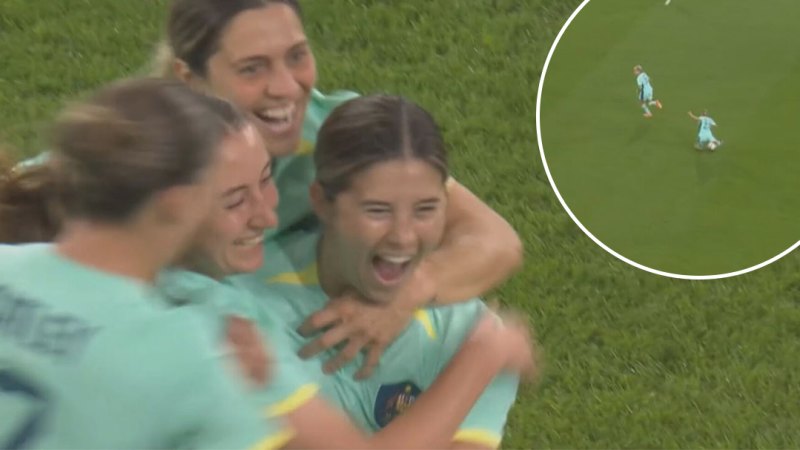 Cooney-Cross scores stunner as Matildas shock Germany