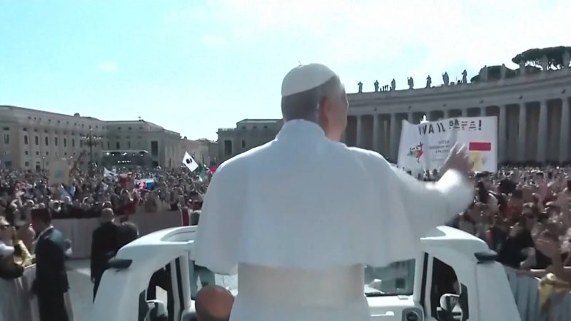 Pope Leo holds inaugural mass, making call for world unity
