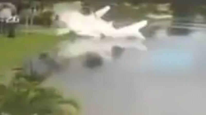 Plane carrying relief supplies crashes in Florida neighbourhood