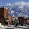 Colorado, USA: Snowfight at the O.K. Corral