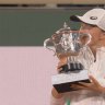Swiatek breaks Serena mark in Roland-Garros