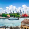 A traditional paddle steamer sails the Elbe in Hamburg.