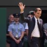 Federer gets standing ovation at Wimbledon