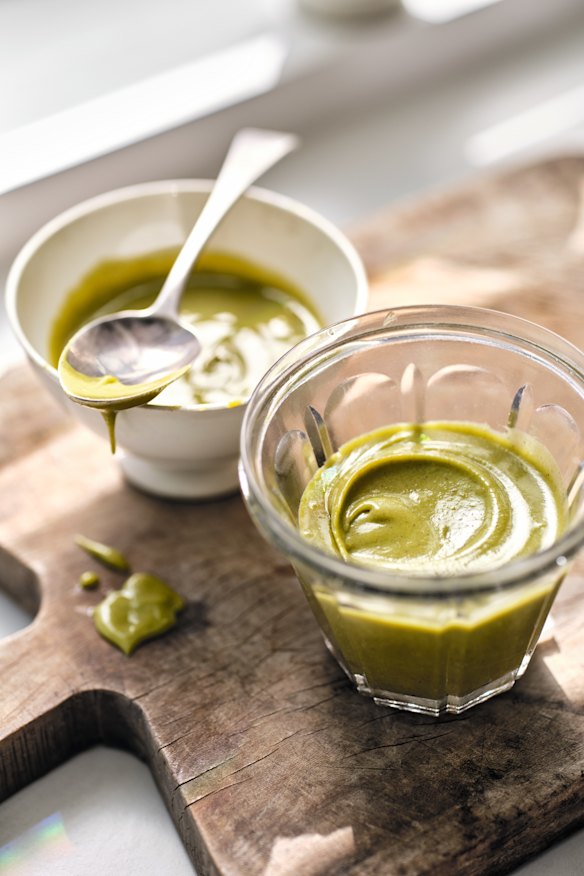 Make your own pistachio spread at home.