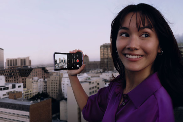 Folding the phone half way lets you use it like a camcorder, or set it down for video calls or timed shots.