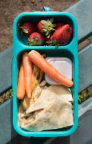 A packaging-lite lunch box.