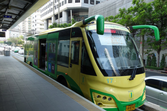 The BRT in its dedicated bus lane.