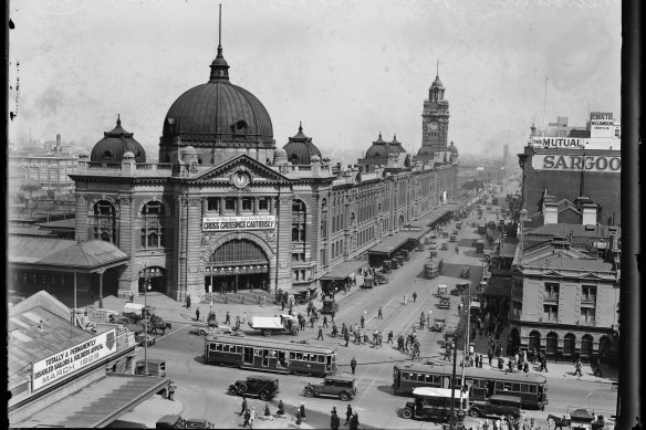 Flinders Street Station in 1929.