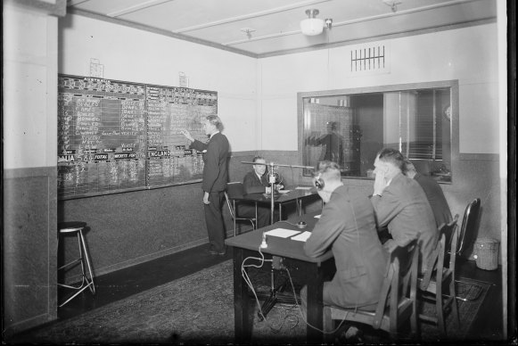 Radio broadcast of a cricket match from radio station 2UE, New South Wales, 27 December 1933.