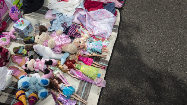 You can make extra money, and help teach your kids business skills, by holding a garage sale.