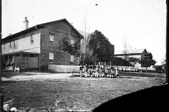 The records of 1000 boys placed at the Protestant Orphan School in Parramatta from 1850 have been digitised.