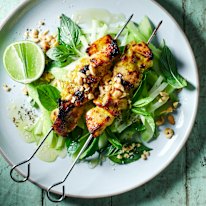 Turmeric chicken skewers with cucumber apple and lime.