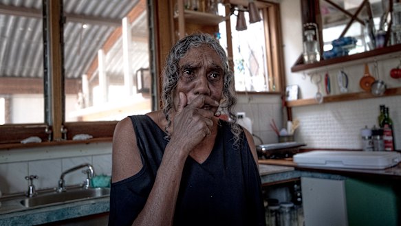 Maria Edwards is desperate to see her grandchildren.