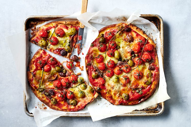 20-minute summer puttanesca pizza.