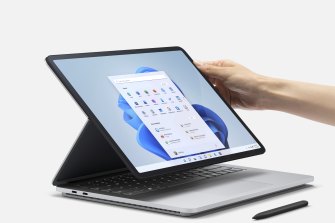 Microsoft Surface Laptop Studio может располагаться в трех разных положениях.