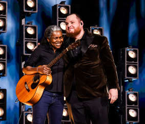 Tracy Chapman and Luke Combs at the Grammys.