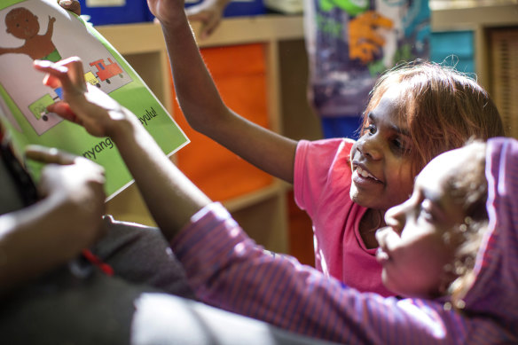 Students at Mimili Anangu School.