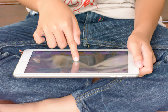 New guidelines outline the best use of devices by parents and educators, as well as children.