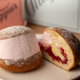 Maritozzi raspberry.